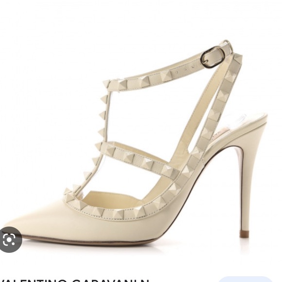 Valentino Garavani Shoes - 🥳 HP 🥳 NWT Valentino  Garavani Rockstud 100 Leather Pump